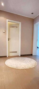Flur1 - 