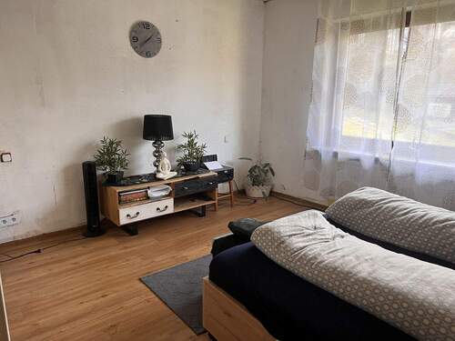 Schlafzimmer - 5 Zimmer Etagenwohnung in Eichenbühl