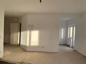viel Platz im Wohnbereich mit Zugang zum Balkon - Markkleeberg* Zweitbezug nach Sanierung* helle 2 Zimmer-Wohnung* Balkon* Duschbad*EBK abkaufbar