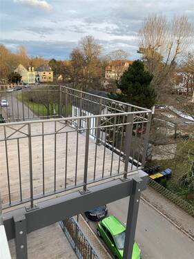 Blick zum gr. Balkon - 2 Zimmer Etagenwohnung zur Miete in Markkleeberg
