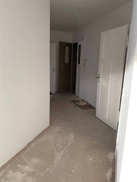 Flurbereich mit Blick zur Whg.tür - 