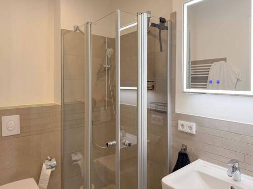 Mit Wanne und Dusche - 
