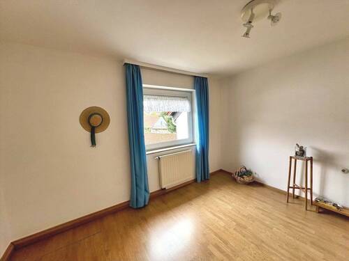 Kinderzimmer/Büro - 