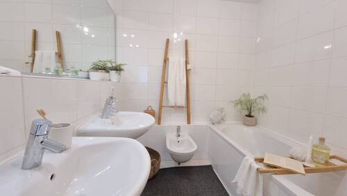 Geräumiges Badezimmer - 