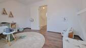 Kinderzimmer mit Blick in den Flur - 
