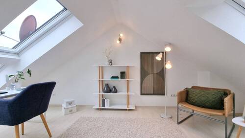 Tolles Ambieten im Dachgeschoss - 
