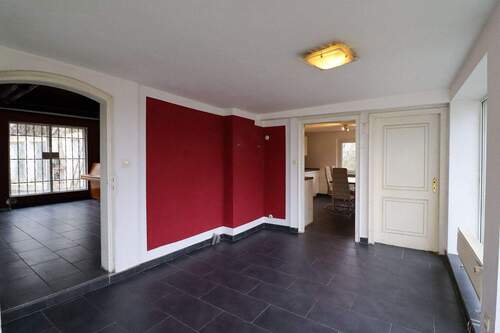 Diele - Mehrfamilienhaus, Wohnhaus mit 334,00 m&sup2; in Jüchen zum Kaufen