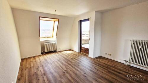 Wohnzimmer - 2 Zimmer Etagenwohnung zur Miete in Waiblingen
