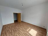 das Wohnzimmer - 2 Zimmer Etagenwohnung in Döbeln