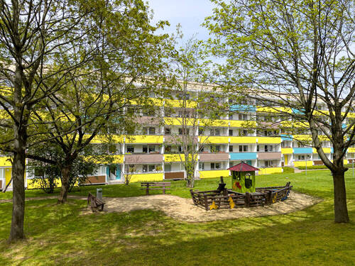 Hausansicht - Beliebte 2-Raum-Wohnung in Bestlage
