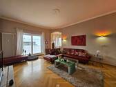 Wohnbereich - Stilvolle Altbauwohnung mit Südwestbalkon in Premiumlage am Annaberg