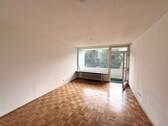 Wohnbereich vor Renovierung - Für Sie wird hier neu renoviert! 2-Zimmer Wohnung in Füssen zu vermieten