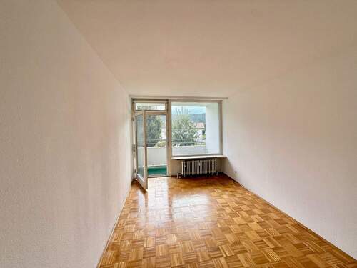 Wohnbereich vor Renovierung - 2 Zimmer Etagenwohnung zur Miete in Füssen