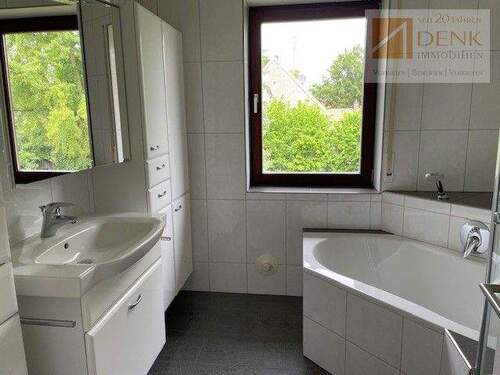 mod. Tageslichtbad - Etagenwohnung mit 108,80 m² in Mainbernheim zur Miete