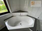 mit Eckbadewanne - 