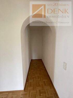 Platz f. Garderobe - 