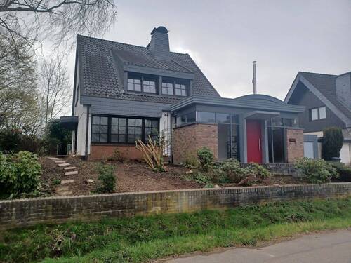 Hausansicht - 8 Zimmer Einfamilienhaus zur Miete in Korschenbroich