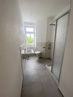 Tageslichtbad mit Dusche - 