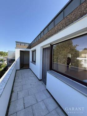 IMG 3860 - Attraktive 3 Zimmer-Wohnung mit Balkon und Dachterrasse!