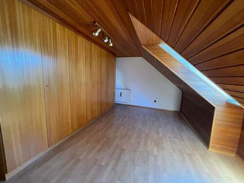 DG Zimmer 1 mit Einbauschrank - 