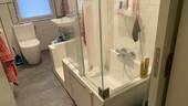 Bad mit Dusche - 
