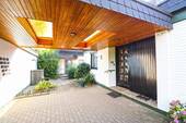 Vorplatz / Eingangsbereich - 