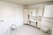 Badezimmer im Erdgeschoss - 