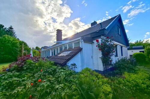 Hausansicht - Einfamilienhaus mit 180,00 m&sup2; in Hamburg / Sasel zum Kaufen