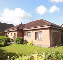 Ebenerdiger Bungalow mit Garage in zentraler Lage von Zetel