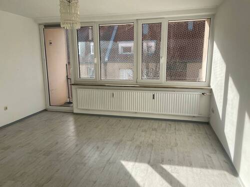 Wohnen/Schlafen - 1-Zimmer-Wohnung mit kleiner Einbauküche in Nürnberg - Stadtteil Rennweg