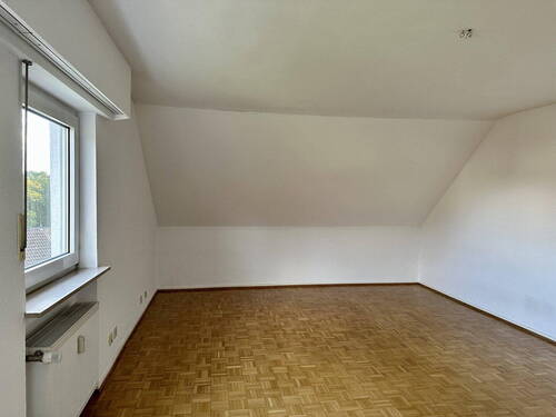 Bild 2 - 3 Zimmer Etagenwohnung zur Miete in Saarbrücken