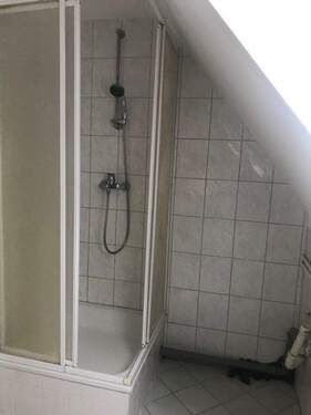 Bad Dusche + Waschmaschinenstellplatz - 