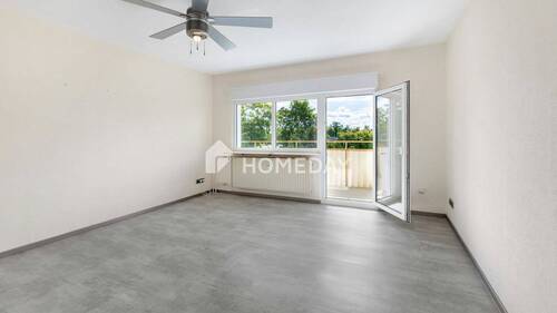 Wohnzimmer 1 - Gepflegte 3-Zimmer-Wohnung mit Einbauküche und Balkon - sofort bezugsfrei