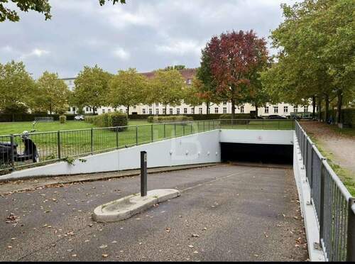 Tiefgarageneinfahrt - 