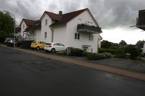 Seitenansicht - Eigentum gibt Sicherheit 2-Zimmer-Erdgeschosswohnung mit Balkon und Stellplatz in Schwalmstadt-Ziegenhain - keine Käuferprovision -