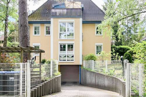 Einfahrt Tiefgarage - 4 Zimmer Einfamilienhaus zum Kaufen in Glienicke/Nordbahn