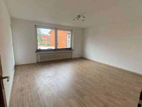 Wohnzimmer.jpeg - 3 Zimmer Etagenwohnung zur Miete in Langelsheim