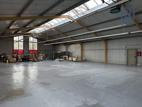 Lagerhalle - Halle zur Miete in Kitzingen