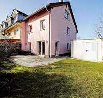 Charmante Doppelhaushälfte mit schönem Garten in Ebersberg