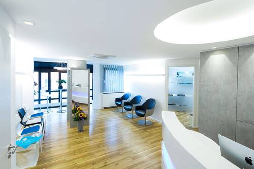 Wartebereich Ansicht 2.JPG - Büro in Nürnberg