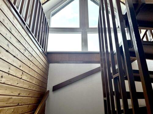 Treppe innerhalb der Wohnung - 3 Zimmer Etagenwohnung in Bielefeld / Brackwede