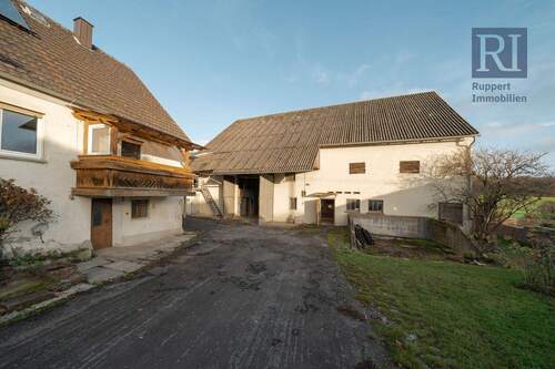 Wohnhaus und Nebengebäude - Mehrfamilienhaus, Wohnhaus mit 238,60 m&sup2; in Kleinrinderfeld / Limbachshof zum Kaufen