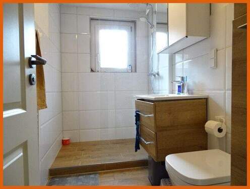 Badezimmer mit Dusche - 