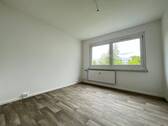 Schlafzimmer - Familienfreundliches Wohnen in Chemnitz-Kappel: Erstbezug mit Balkon