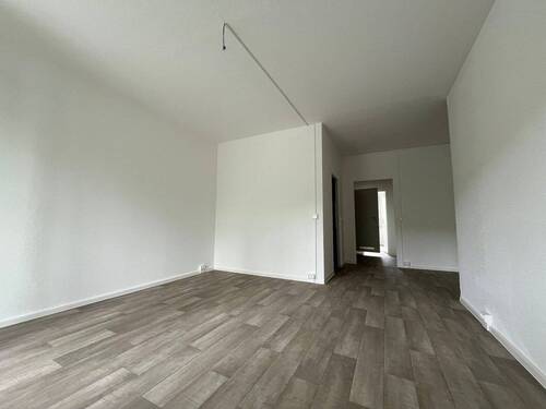 Wohnzimmer - 4 Zimmer Etagenwohnung zur Miete in Chemnitz