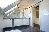 Dachgeschoss Badezimmer - 