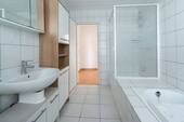 Badezimmer - Gegenansicht.jpg - 