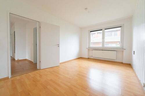 Schlafzimmer - Gegenansicht.jpg - 