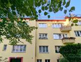 Außenansicht Haus - Attraktives Investment in Berlin-Schmargendorf: Helle 2-Zimmer-Wohnung mit gutem Komfort & Fahrstuhl