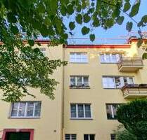 Attraktives Investment in Berlin-Schmargendorf: Helle 2-Zimmer-Wohnung mit gutem Komfort & Fahrstuhl